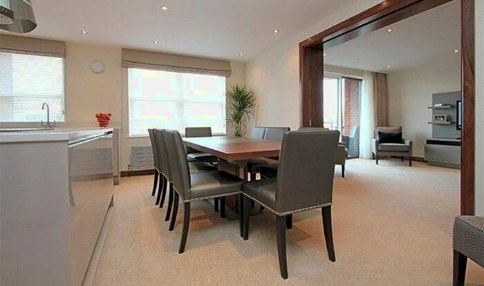 2 Bedroom Flat To Rent In Ennismore Gardens, London, SW7