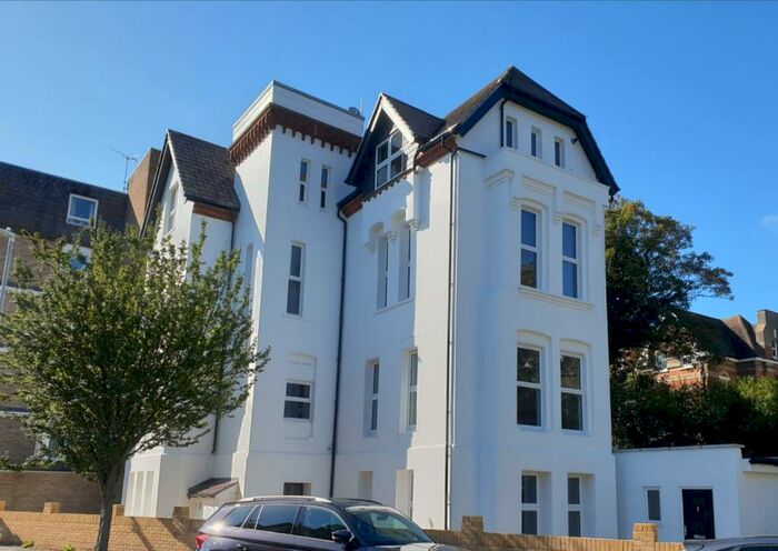 1 Bedroom Flat To Rent In Cheriton Gardens, Folkestone, CT20