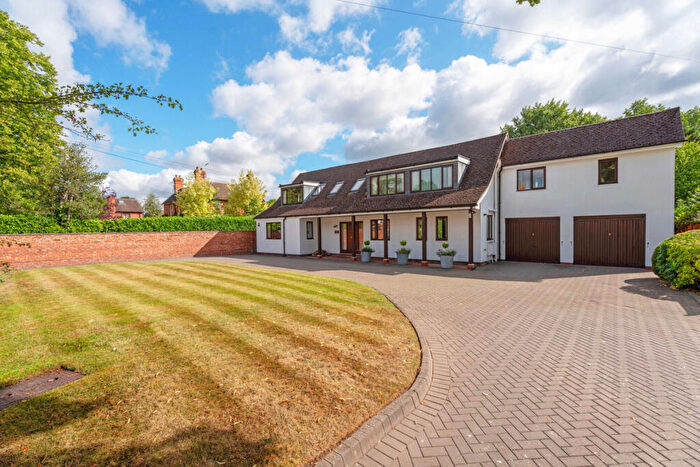 6 Bedroom Detached House For Sale In Hathaway Lane Stratford-upon-Avon, Warwickshire, CV37