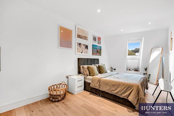 1 Bedroom Flat To Rent In Finchley Road, London, NW2