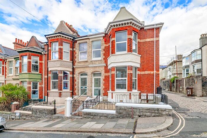 3 Bedroom End Of Terrace House For Sale In Hamilton Gardens, Plymouth, PL4