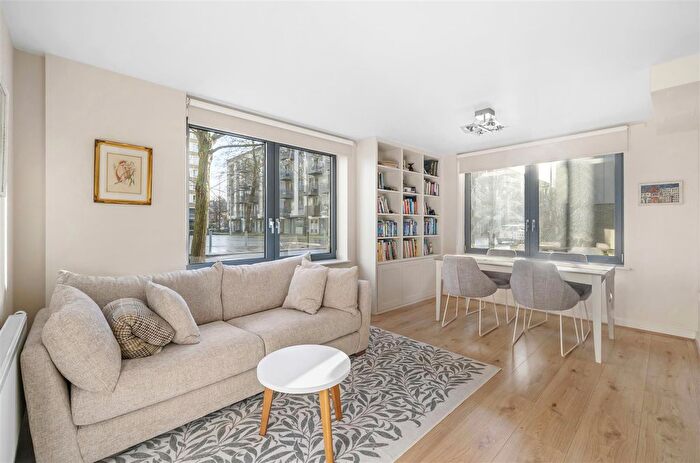 1 Bedroom Flat For Sale In Hollyfield, Finsbury Park, N4