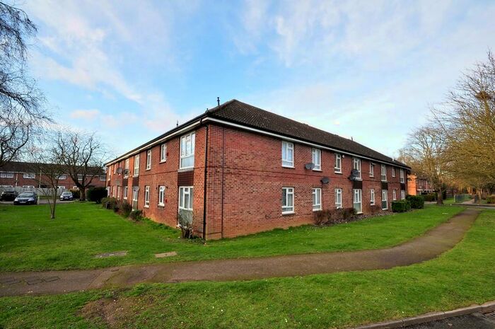 1 Bedroom Apartment To Rent In Gaddesdon Grove, Welwyn Garden City., AL7