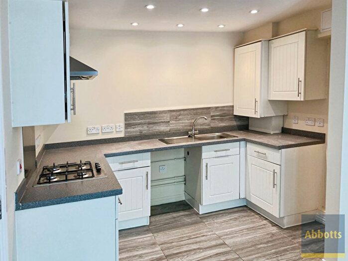 2 Bedroom Flat To Rent In Beeston Courts, Basildon, SS15
