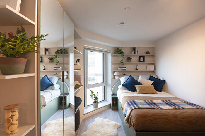 Studio To Rent In Clarence Street, Kingston Upon Thames, Surrey, KT1