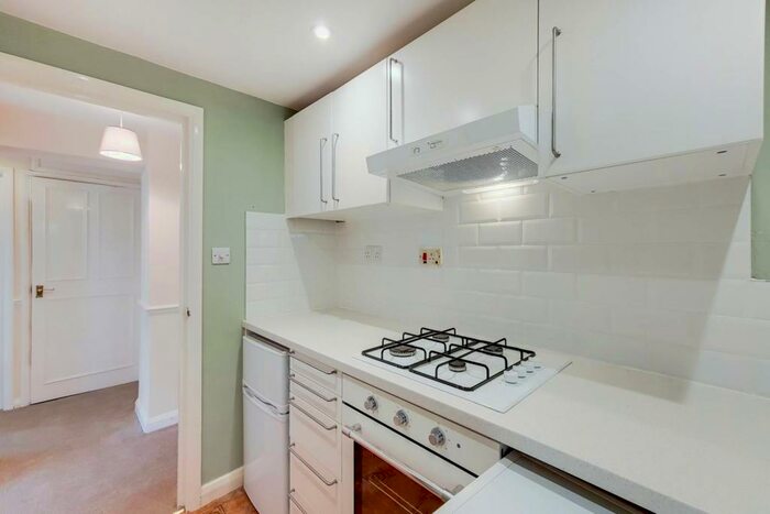 1 Bedroom Flat To Rent In Belvedere Road, Crystal Palace, London, SE19