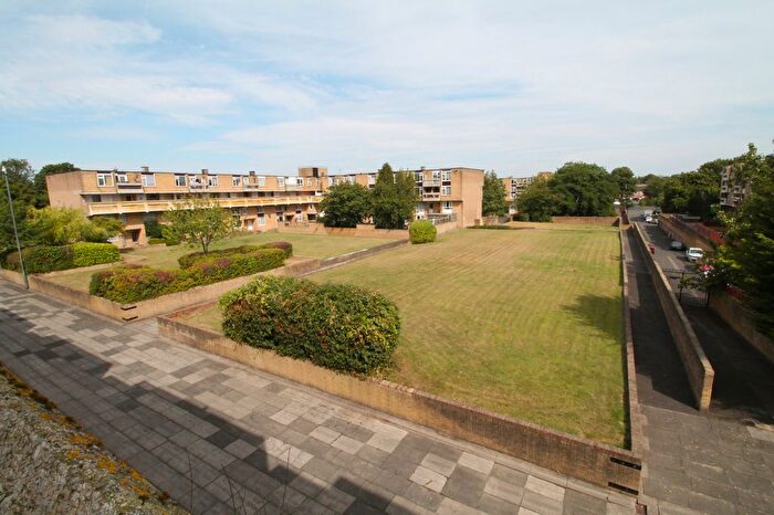 2 Bedroom Flat To Rent In Wellington Walk, Sulgrave, Washington, NE37