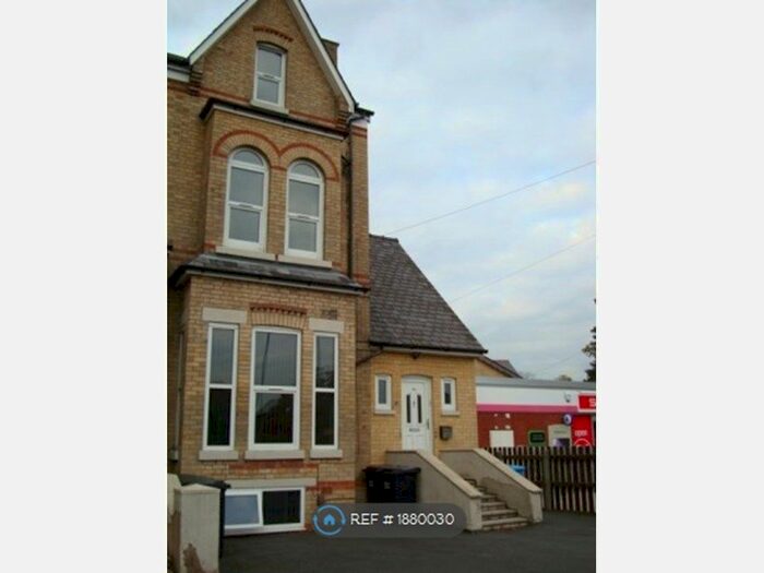 7 Bedroom Terraced House To Rent In Wilbraham Road, Manchester, M14