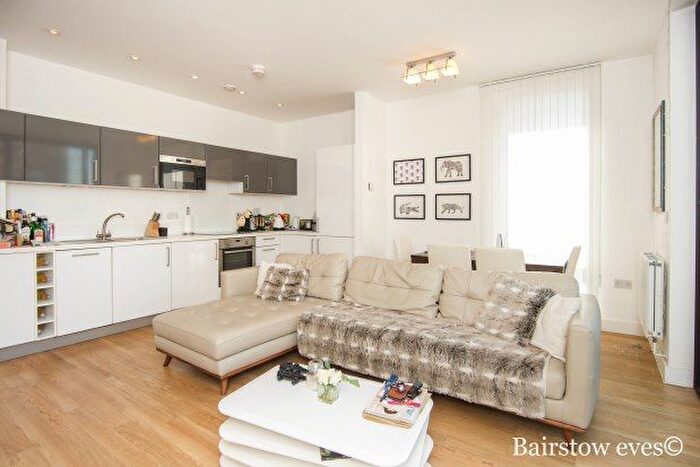 2 Bedroom Flat To Rent In Truman Walk, London, E3