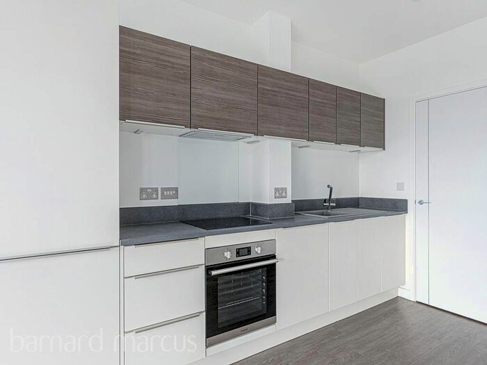 1 Bedroom Flat To Rent In High Road, London, N20