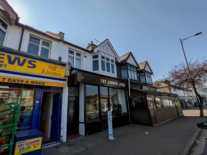 2 Bedroom Flat To Rent In London Road, Leigh-On-Sea, SS9