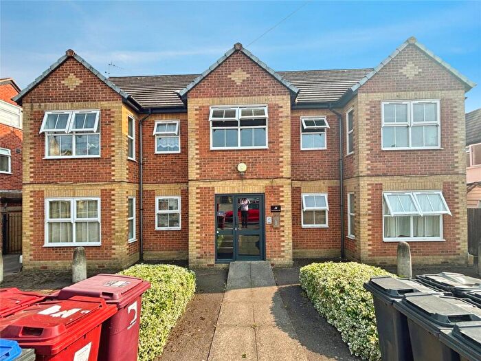 1 Bedroom Apartment For Sale In Newcastle Road, Reading, Berkshire, RG2