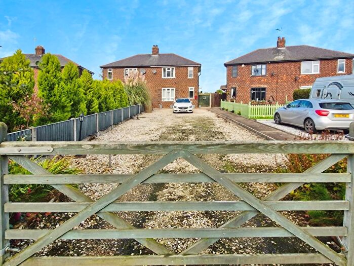 3 Bedroom Semi-Detached House For Sale In Main Road, Temple Hirst, Selby, YO8
