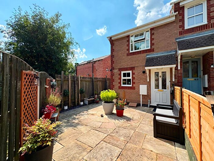 2 Bedroom End Of Terrace House For Sale In Victoria Hall Gardens, Matlock, DE4