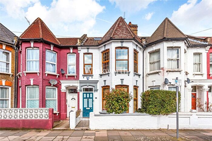4 Bedroom Terraced House To Rent In Carlingford Road, London, N15
