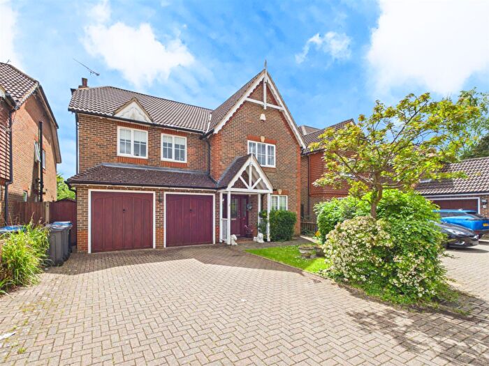 5 Bedroom Detached House For Sale In Marshall Close, Sanderstead, CR2