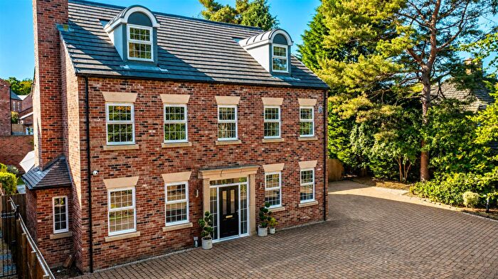 6 Bedroom Detached House For Sale In Adel Lane, Adel, LS16