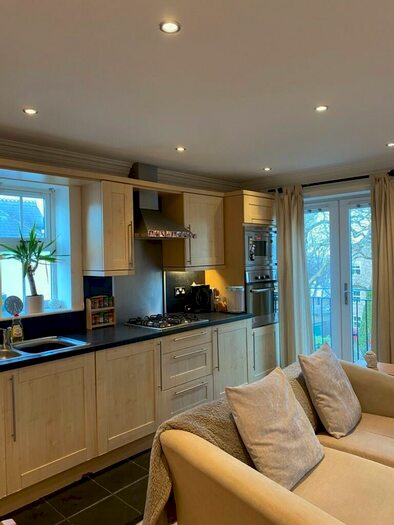 2 Bedroom Apartment To Rent In Hallamgate Road, Broomhall, Sheffield, S10