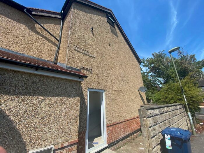 2 Bedroom Maisonette To Rent In Horspath Road, Oxford, OX4