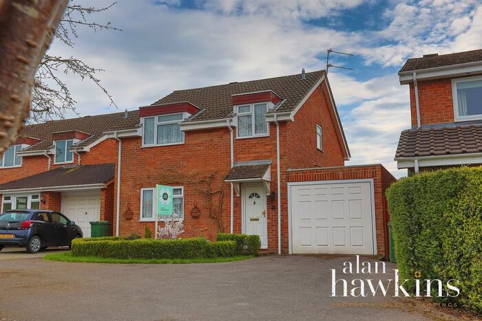 4 Bedroom Detached House For Sale In Sorrel Close, Royal Wootton Bassett, Swindon, SN4