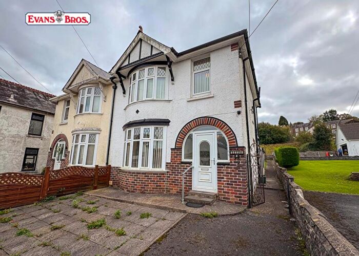 3 Bedroom House For Sale In Coalbrook Road, Pontyberem, SA15