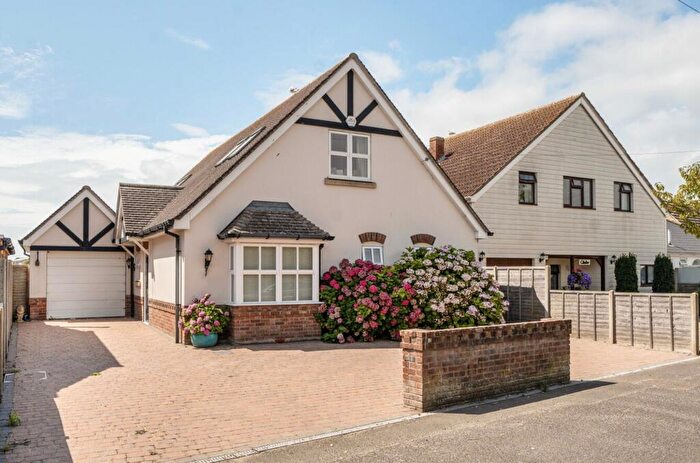 3 Bedroom Detached House For Sale In The Crescent, West Wittering, PO20