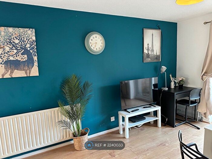 2 Bedroom Semi-Detached House To Rent In Valens Close, Milton Keynes, MK8