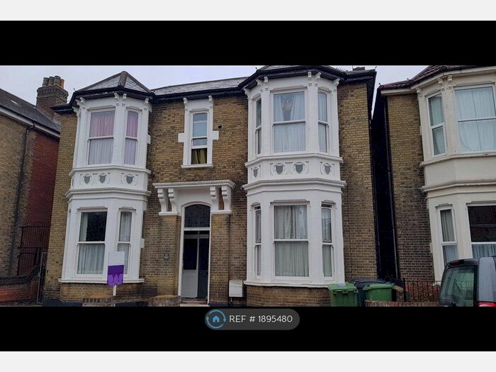 1 Bedroom Flat To Rent In St Edwards Road, Southsea, PO5