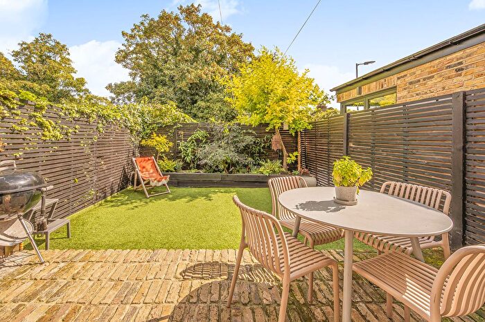 4 Bedroom Terraced House For Sale In Ivanhoe Road, London, SE5
