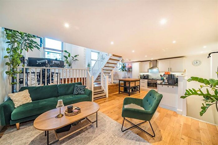 2 Bedroom Flat For Sale In Loughborough Road, Stockwell, SW9