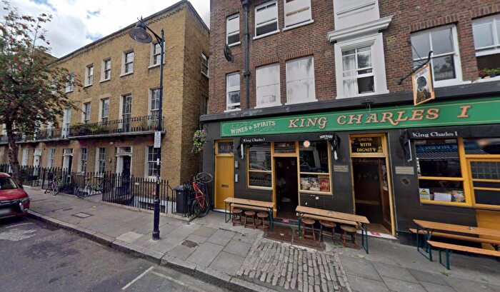 2 Bedroom Apartment To Rent In Northdown Street, London, N1