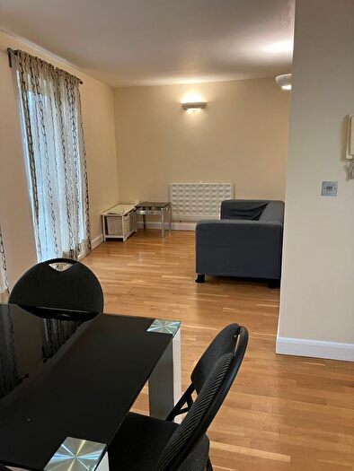 2 Bedroom Flat To Rent In Eaton Road, Sutton, SM2