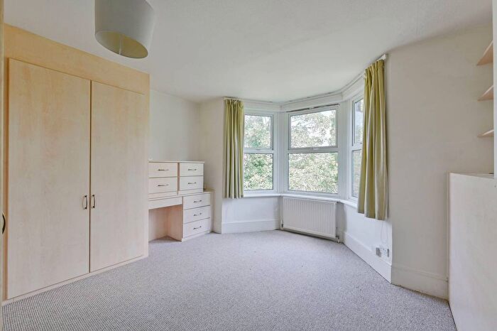 2 Bedroom Flat For Sale In Tierney Road, Streatham Hill, London, SW2