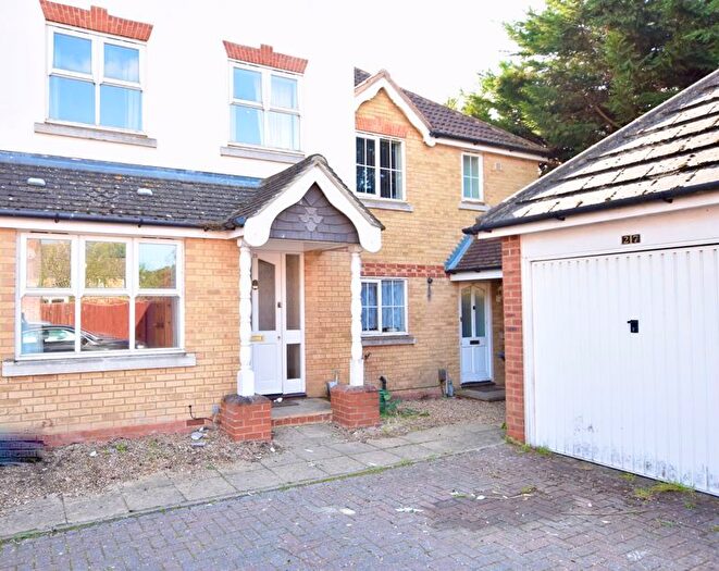 5 Bedroom Property To Rent In Nightingale Shott, Egham, TW20