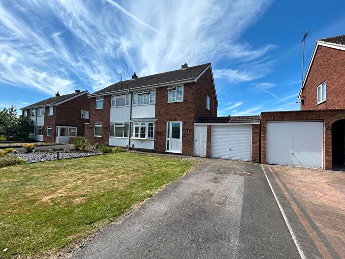 3 Bedroom Semi-Detached House To Rent In Upper Stratton, SN2