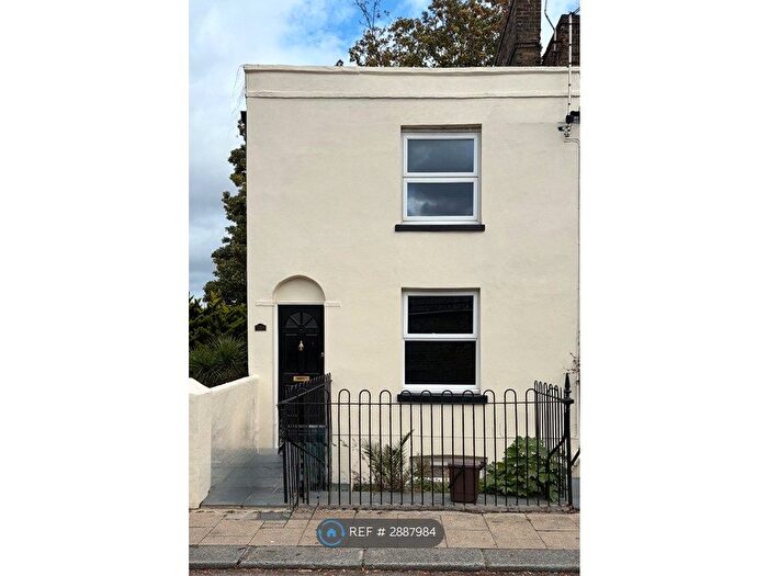 2 Bedroom Maisonette To Rent In Saunders St, Gillingham, ME7