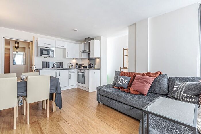 1 Bedroom Flat To Rent In Wandsworth High Street, Wandsworth, London, SW18