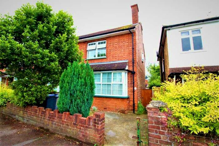 1 Bedroom Apartment To Rent In Crown Street, Egham, Surrey, TW20