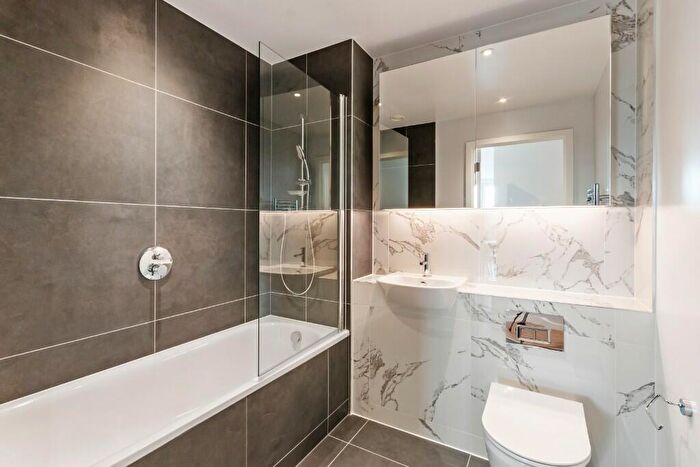 3 Bedroom Flat To Rent In Uncle Deptford, Evelyn Street, London, SE8
