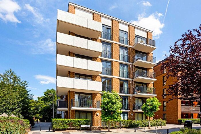 1 Bedroom Flat To Rent In Albatross Way, Canada Water, SE16