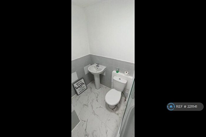 3 Bedroom Flat To Rent In Balmore Street, Dundee, DD4