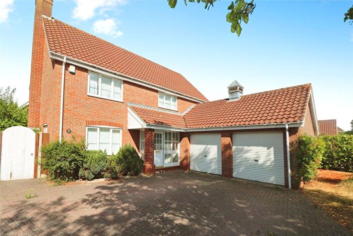4 Bedroom Detached House For Sale In Holly Blue Road, Wymondham, Norfolk, NR18