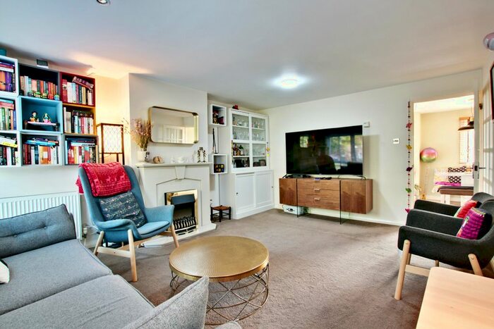 3 Bedroom Town House To Rent In Mead Way, Hayes, Bromley BR2