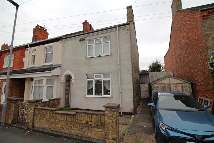3 Bedroom Semi-detached House For Sale In Windmill Street, Peterborough, PE1