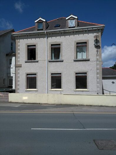 2 Bedroom Flat To Rent In Pany Yr Afon, Penmaenmawr, LL34