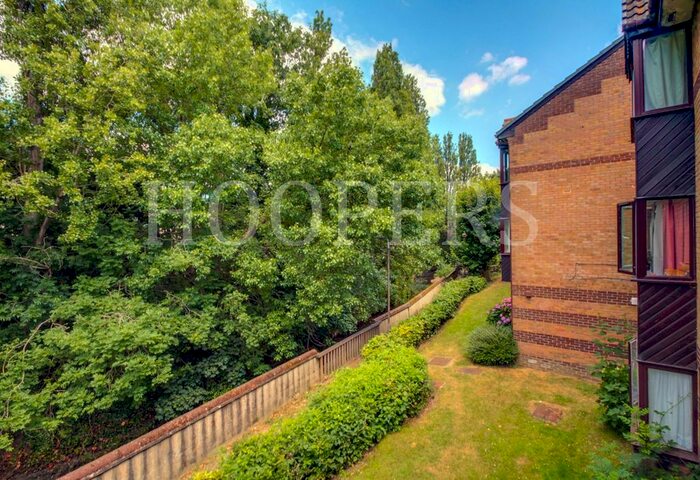 Studio To Rent In Harp Island Close, London, NW10