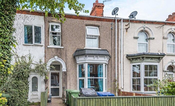 6 Bedroom Terraced House For Sale In Hainton Avenue, Grimsby, South Humberside, DN32