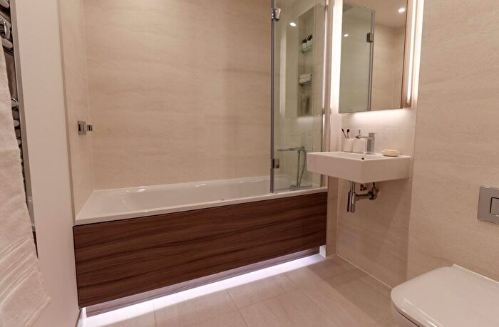3 Bedroom Flat To Rent In Florence House, Colindale, NW9