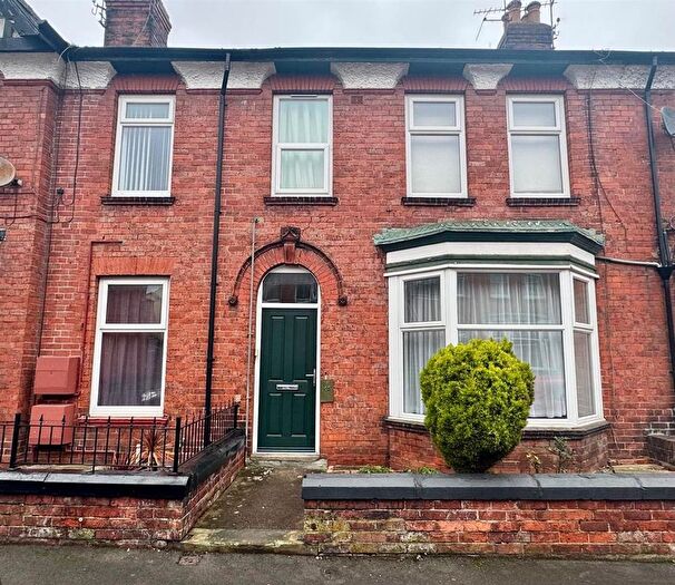 1 Bedroom Flat To Rent In Grange Avenue, Scarborough, YO12