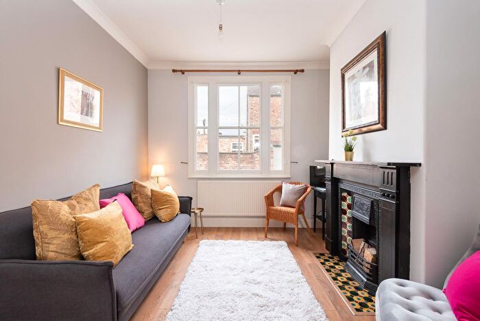 2 Bedroom Flat To Rent In City Centre West, YO23